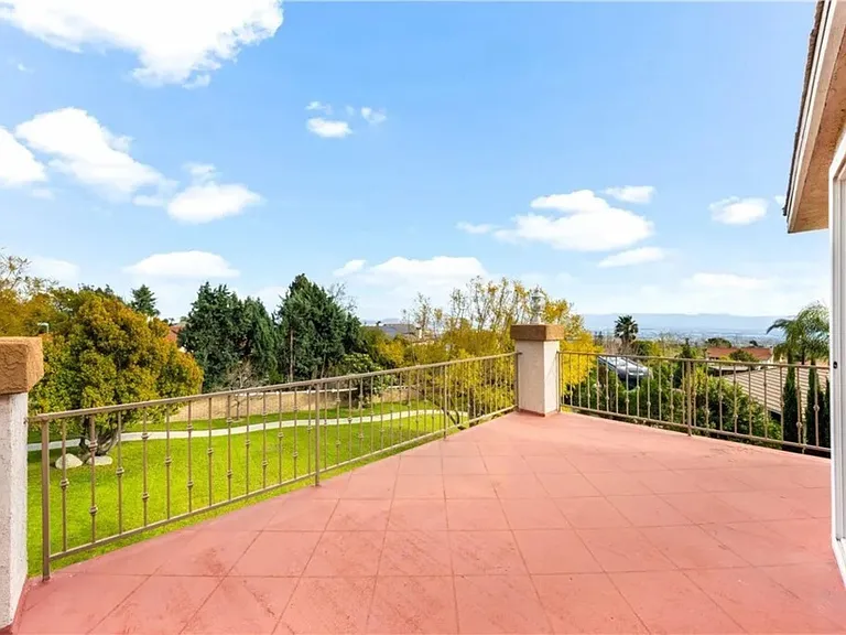 5075 Calypso Ct — Photo 46