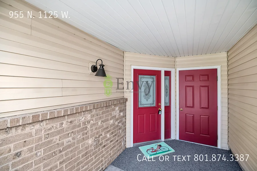 Beautiful Pet Friendly 3 bed/2.5 bath Townhome in Layton! Available NOW! — Photo 3