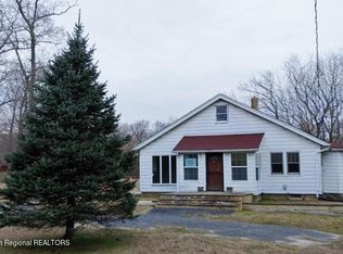 234 Cranberry Rd, Farmingdale, NJ 07727