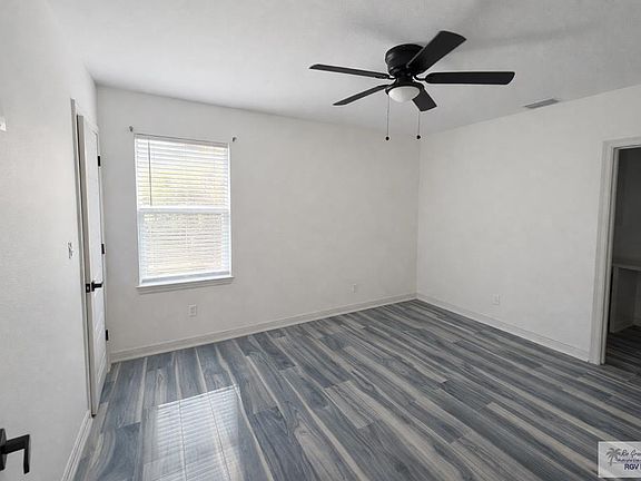 5th image of 910 Cardinal Dr