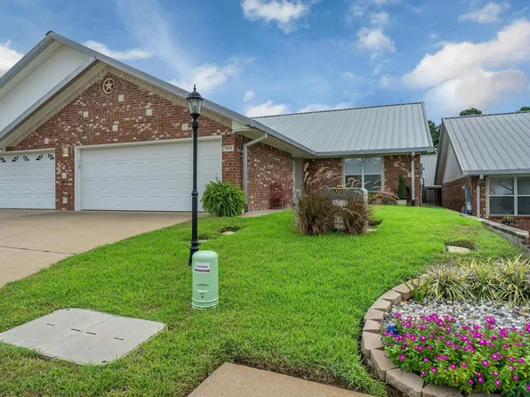 1814 Riverstone Ln, Longview, TX 75605