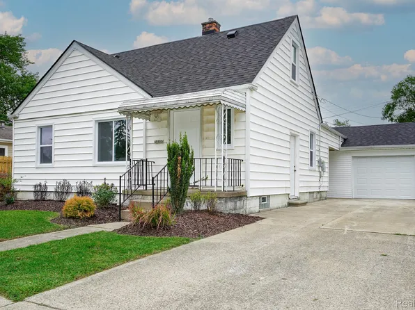 28120 Asmus St, Roseville, MI 48066