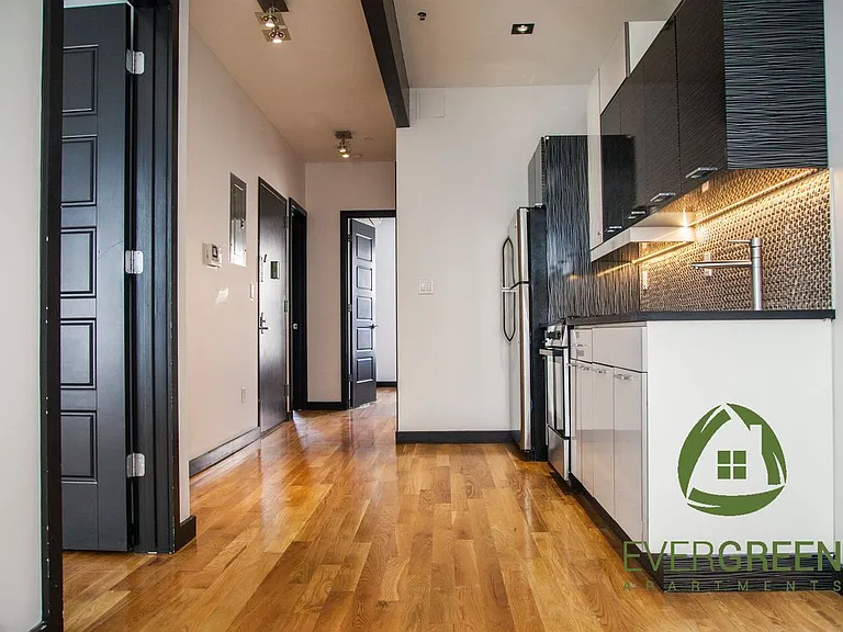 957 Kent Ave #3C — Photo 1