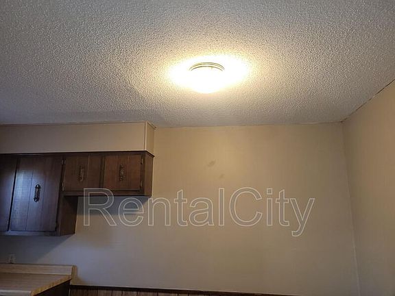 5th image of 255 Greenway St APT 10