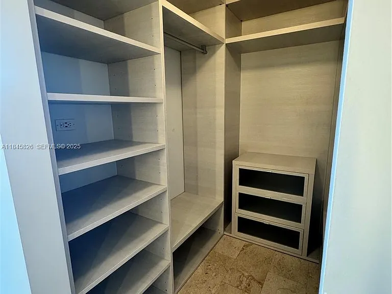 88 SW 7th St #3012 — Photo 15