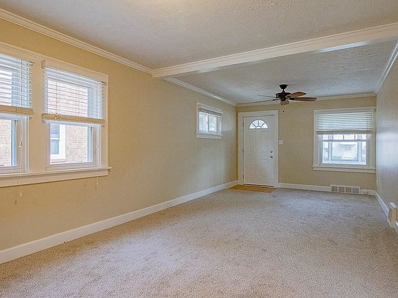 3rd image of 2615 Grovewood Ave