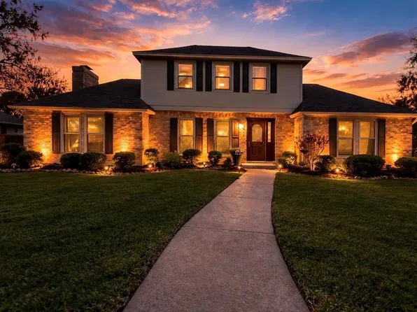 2348 Shalmar Dr, West Columbia, TX 77486