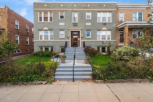1815 A St SE #203 Photo 1