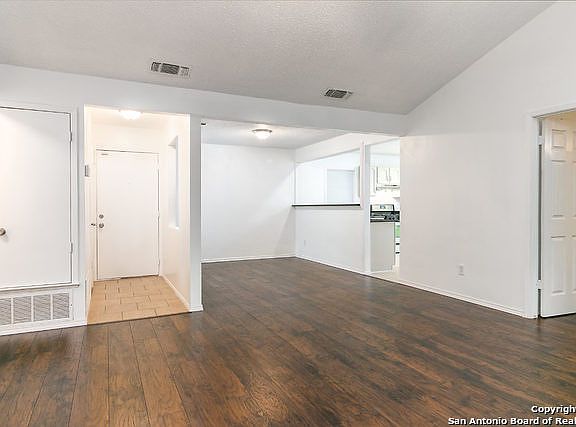 3rd image of 13401 Wakewood St
