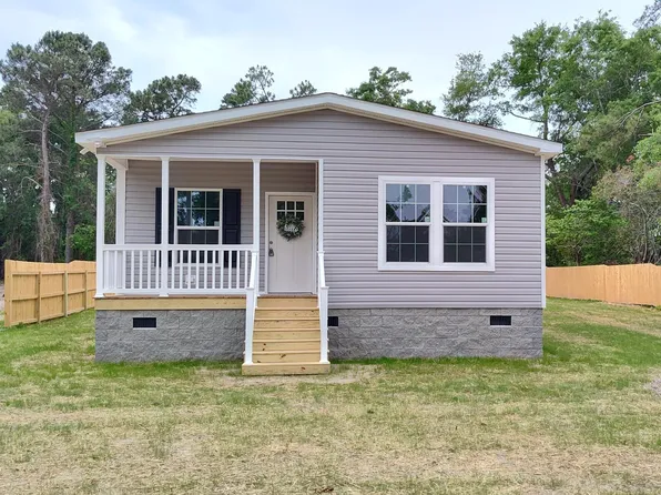 104 Old Farm Road, Hampstead, NC 28443