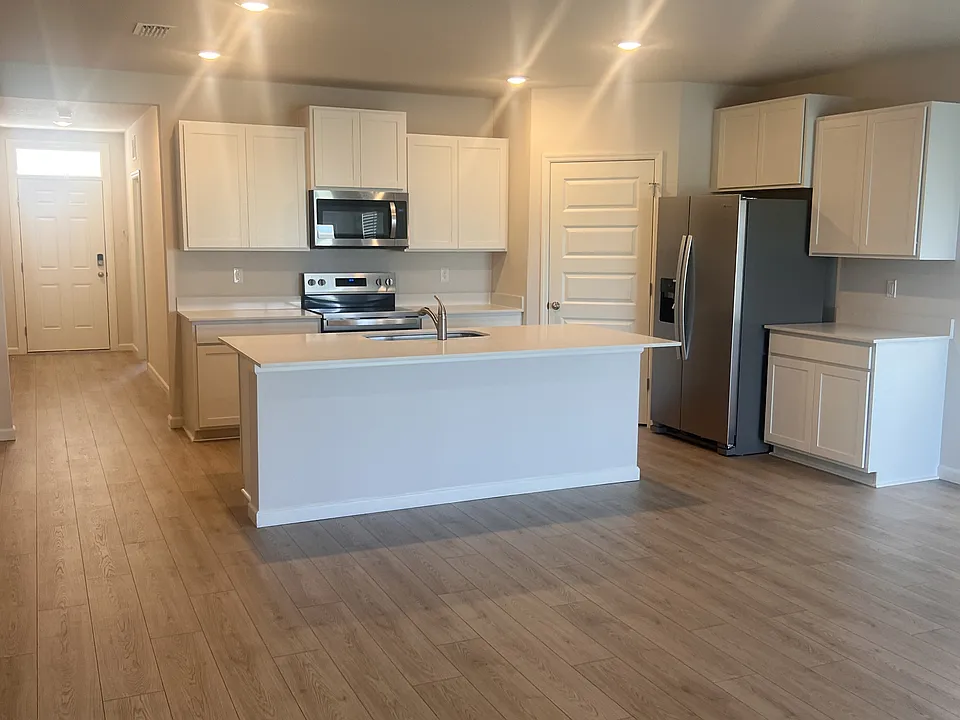 1654 Garabaldi Cir SE