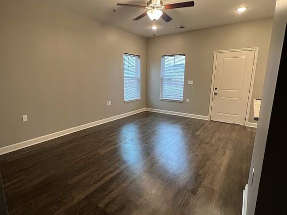 5th image of 809 E Briggs Dr #F12b40b6a