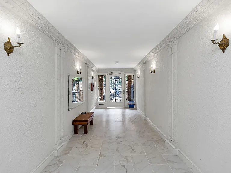 125 Clayton — Photo 1