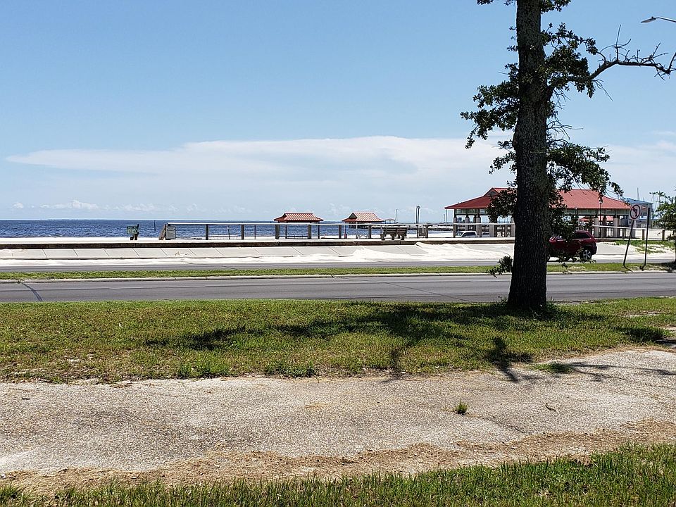 1st image of 402 E Beach Blvd