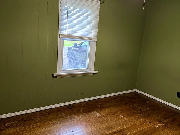 2nd image of 321 S 3rd St