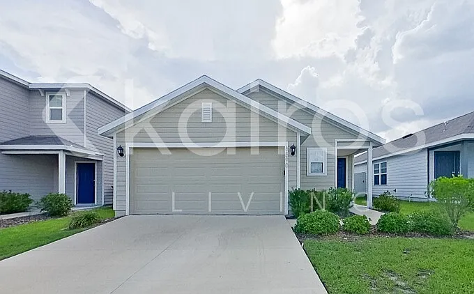 8590 SW 44th Ct — Photo 1