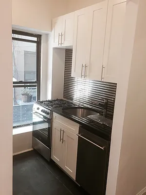 Rented by Dynamik Realty | media 10