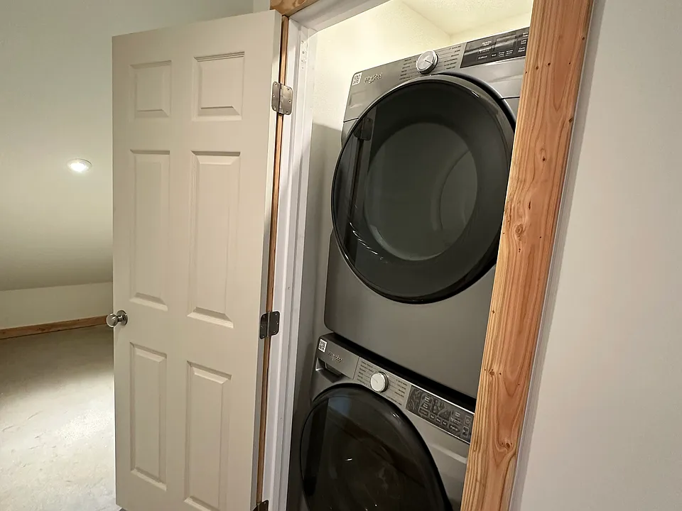 closet washer and dryer