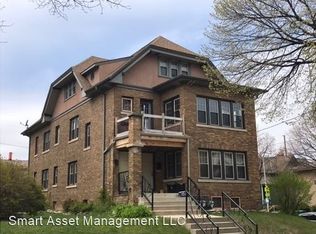 1647 N Astor St, Milwaukee, WI 53202
