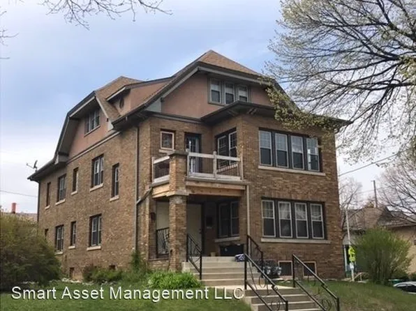 1647 N Astor St, Milwaukee, WI 53202