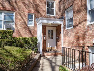 19 Edwards Street #2F, Roslyn Heights, NY, 11577