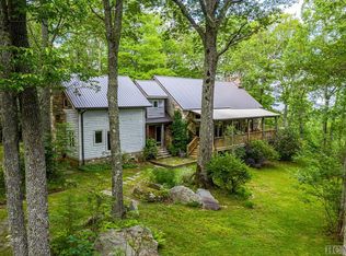 212 Cosmic Pl, Glenville, NC 28736