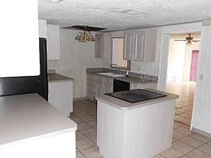5th image of 1202 Waller St