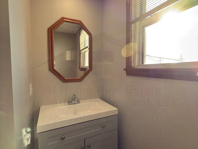 603 Court St — Photo 14