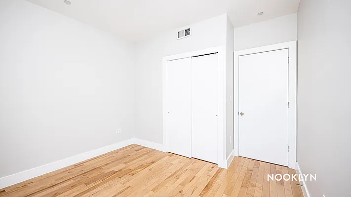Rented by Nooklyn NYC LLC | media 21