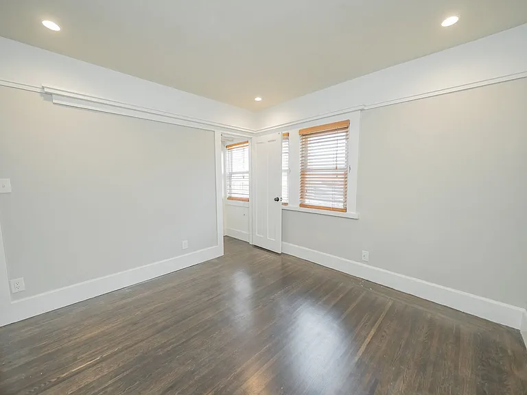 2209 Cedar Street — Photo 10