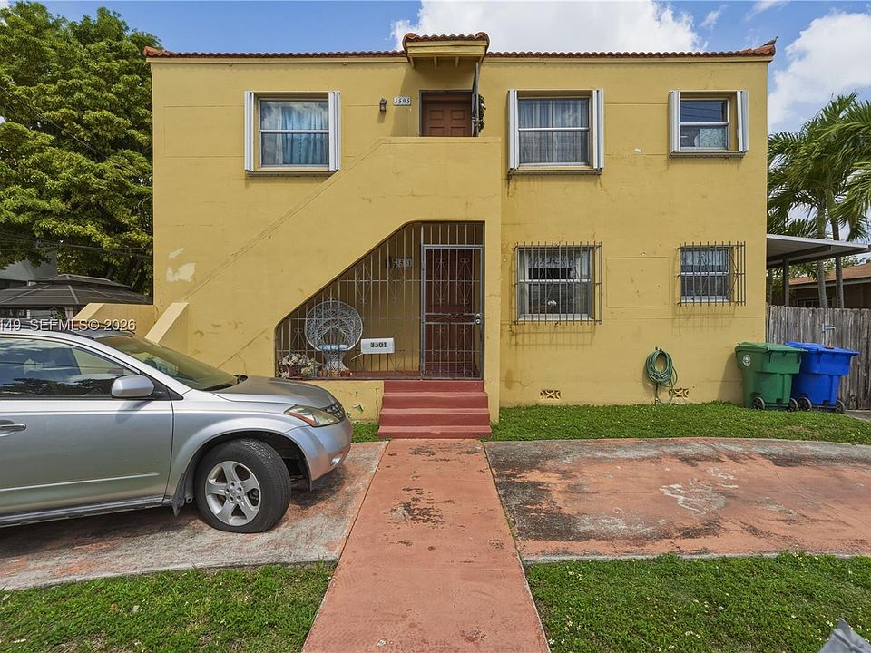 1st image of 3501 SW 16th Ter