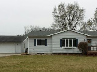 5453 Holly Rd, Fulton, IL 61252