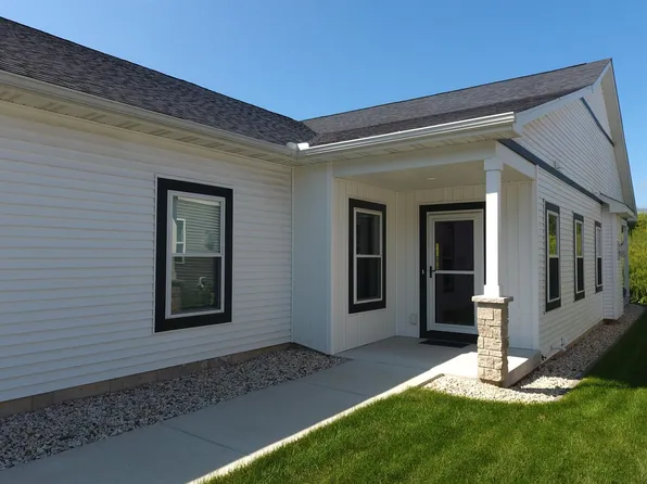 3835 Tanglewood Ct, Janesville, WI 53546