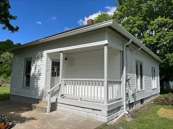 107 Adams St, Falmouth, KY 41040