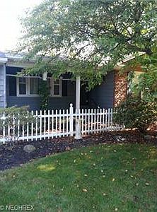 2nd image of 1324 Meadow Ln
