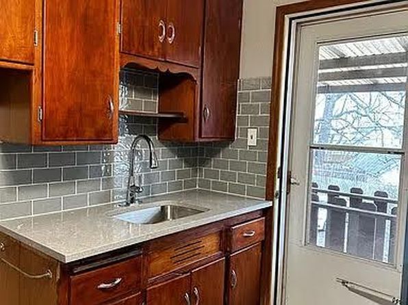 6110-6132 W Lisbon Ave