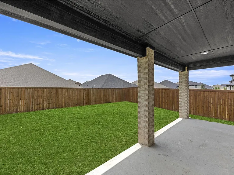 304 Community Dr — Photo 25