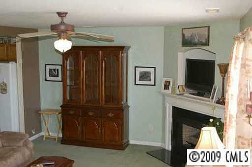 2nd image of 104 Redstone Ln
