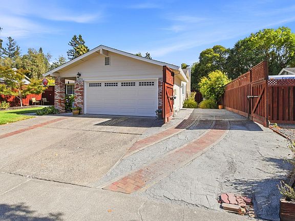 3rd image of 4236 Brookshire Circle