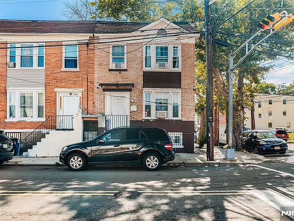 2nd image of 102 S 14th St