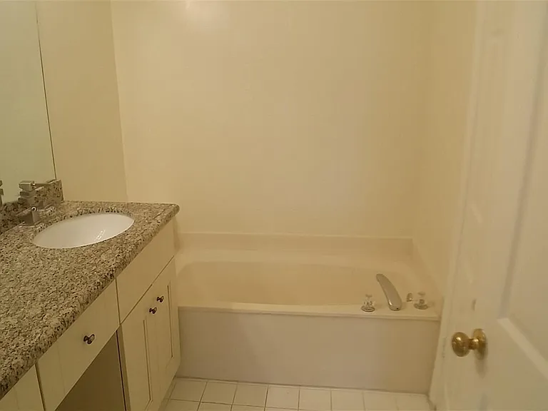 14241 SW 151st Ave — Photo 22