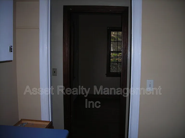 120 Holston Ct E — Photo 6