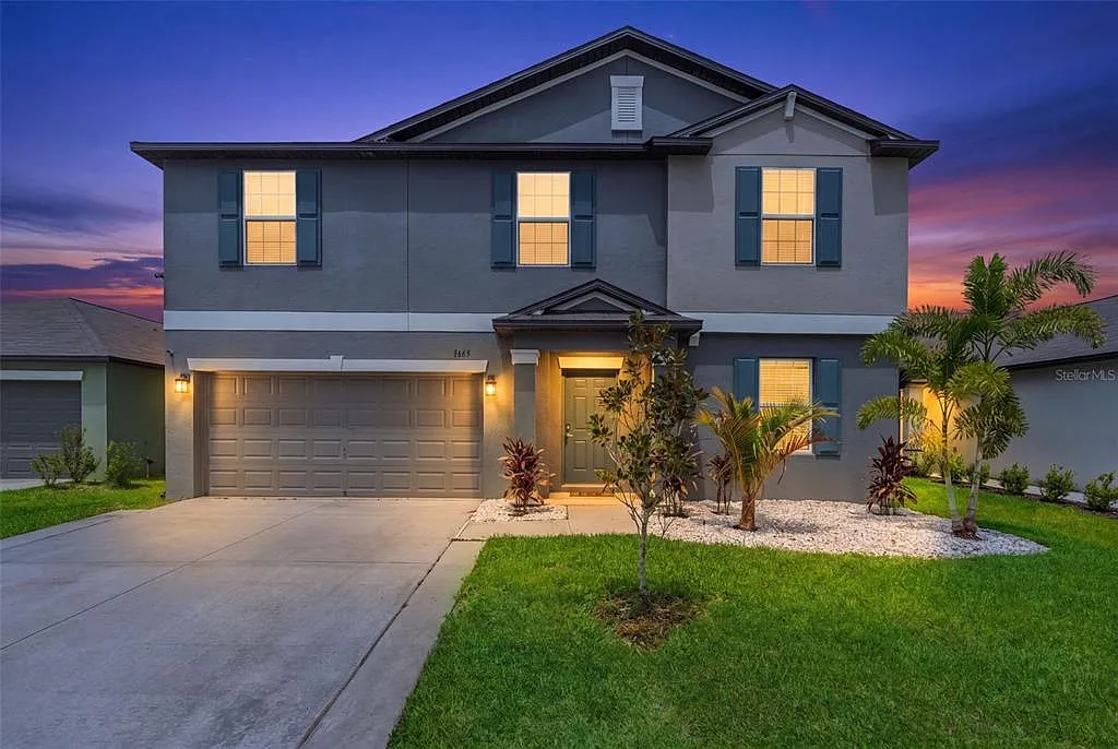 5 bed, 2.5 bath, 2896 sqft, $3,950 — Photo 1