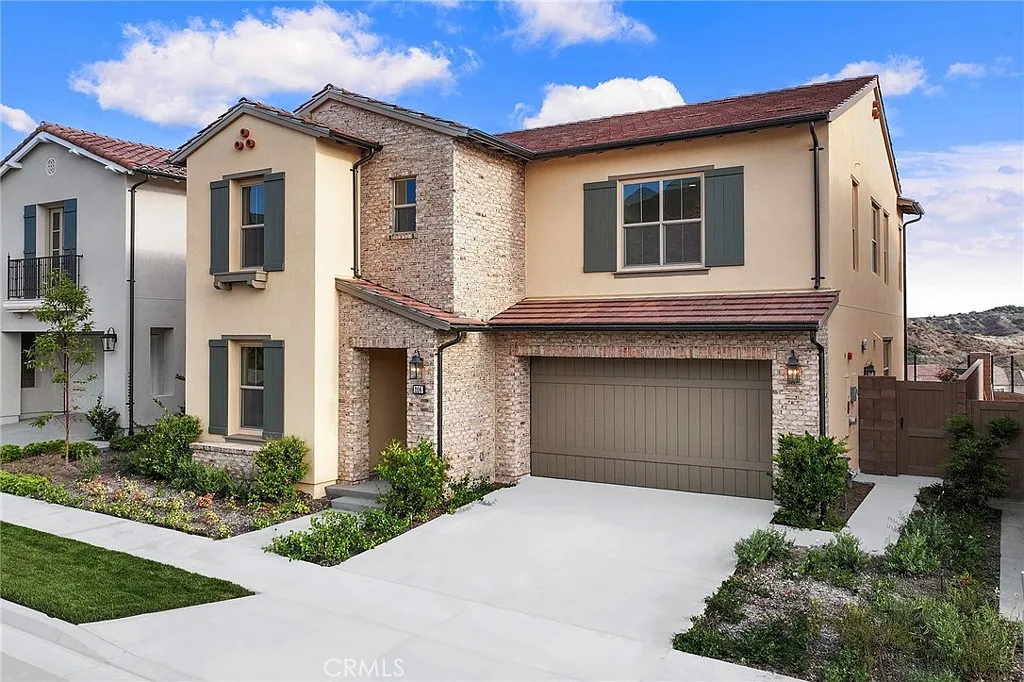 Building Photo - 206 Collino