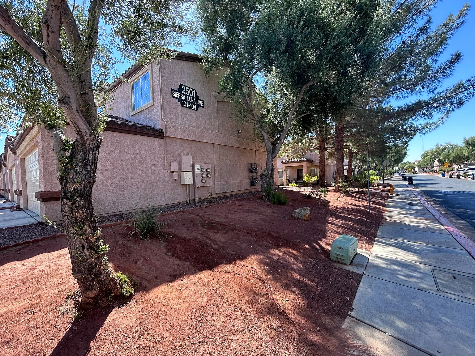 2501 Sierra Luna Avenue #102 - 102 — Photo 4