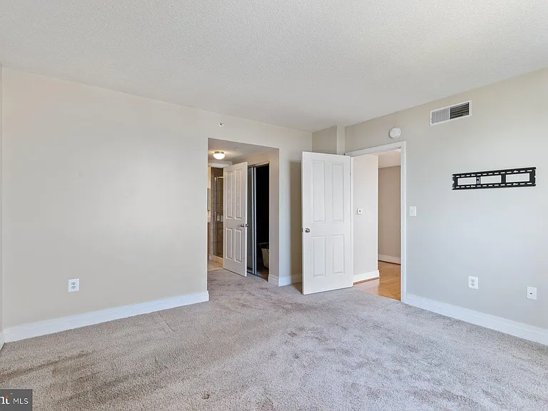 414 Water St #2512 — Photo 15