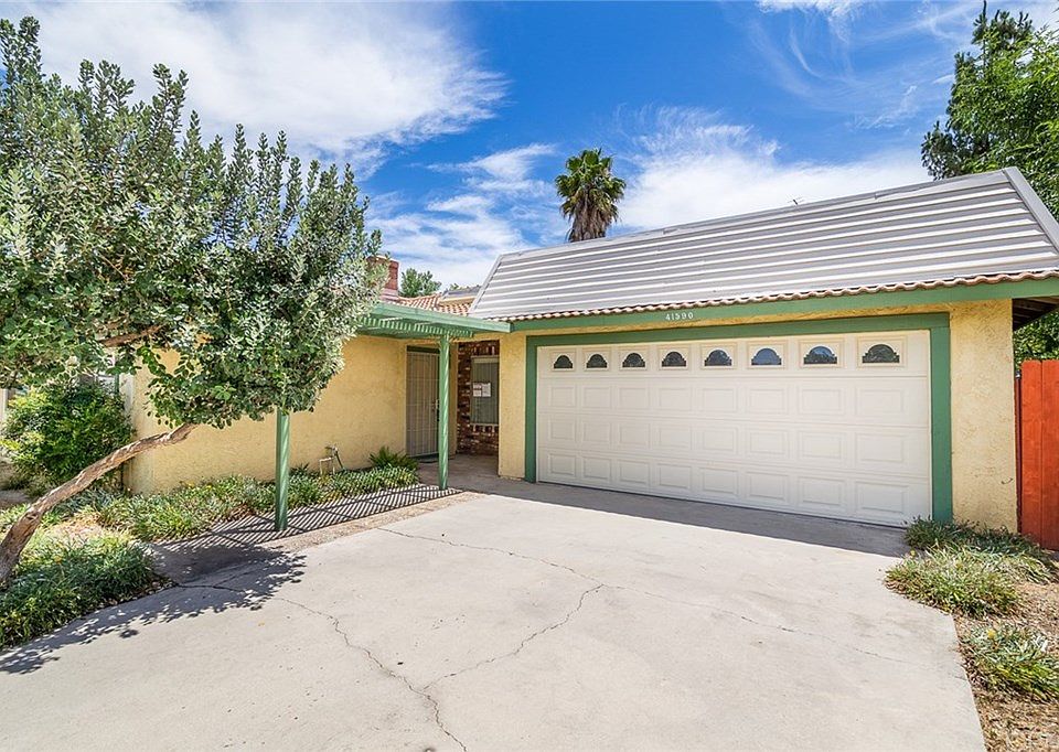 1st image of 41590 Royal Palm Dr