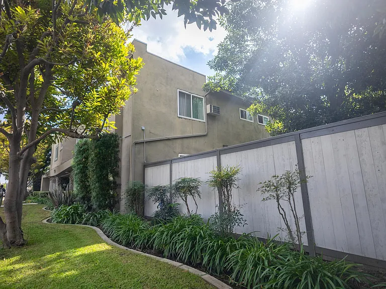 Magnolia Tree Apartments — Photo 27