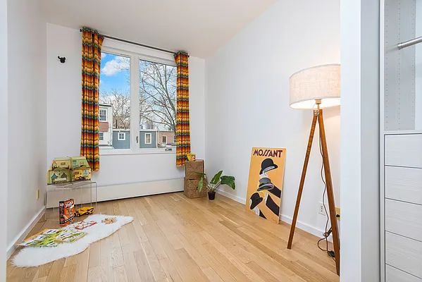 Sold by Douglas Elliman | media 10
