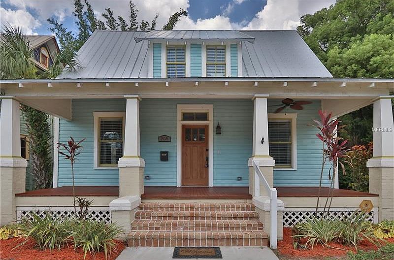1st image of 208 E Ross Ave